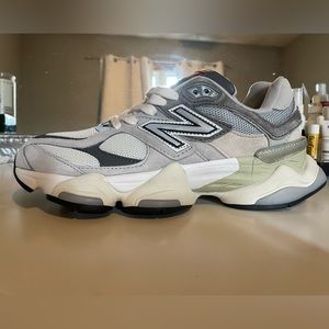 Brand-new New Balance 9060 Unisex Size 7.7/8